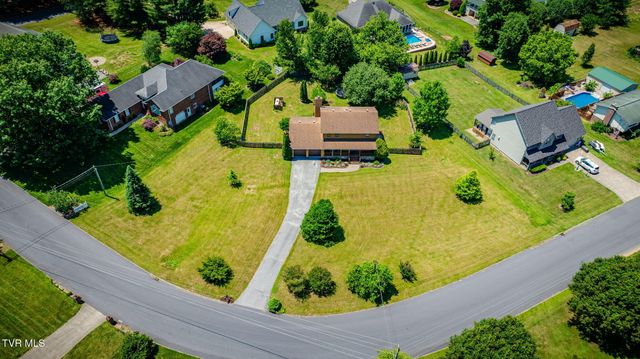 2015 Ridgefield Road, Johnson City, TN 37601