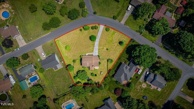 2015 Ridgefield Road, Johnson City, TN 37601