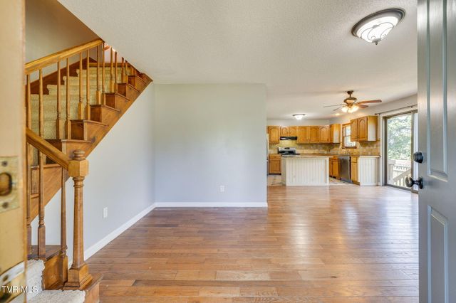 2015 Ridgefield Road, Johnson City, TN 37601