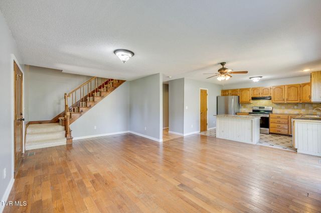 2015 Ridgefield Road, Johnson City, TN 37601
