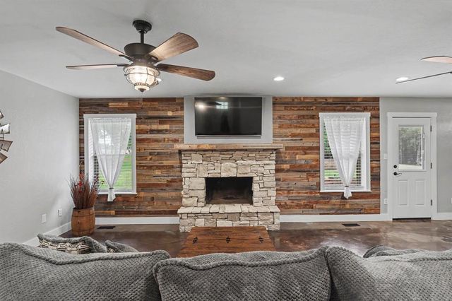 2382 County Road 1205, Blanchard, OK 73010