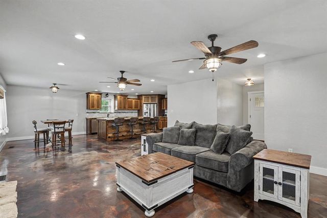 2382 County Road 1205, Blanchard, OK 73010