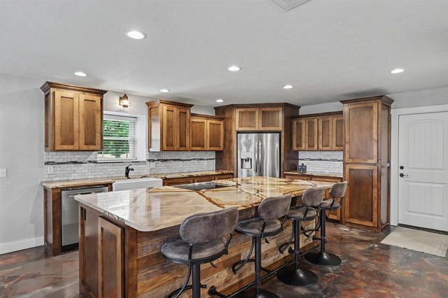 2382 County Road 1205, Blanchard, OK 73010