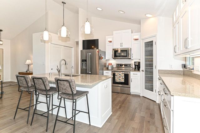 16727 W Observatory ROAD, New Berlin, WI 53151