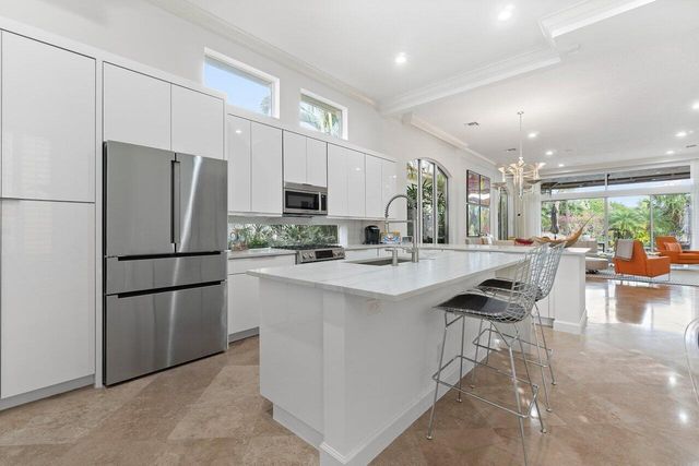 237 Porto Vecchio Way, Palm Beach Gardens, FL 33418