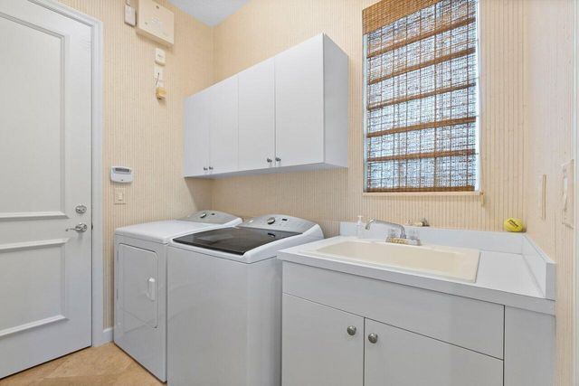 237 Porto Vecchio Way, Palm Beach Gardens, FL 33418