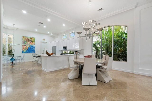 237 Porto Vecchio Way, Palm Beach Gardens, FL 33418