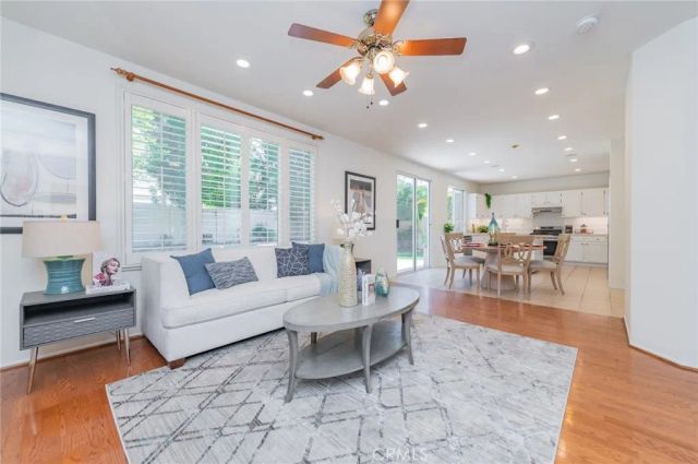 25 Washington, Irvine, CA 92606