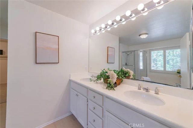 25 Washington, Irvine, CA 92606