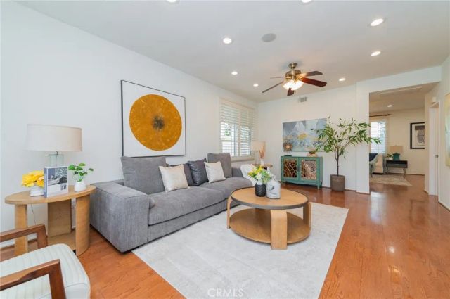 25 Washington, Irvine, CA 92606