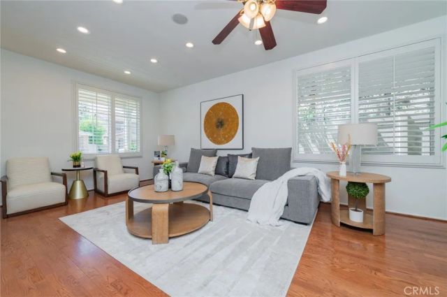 25 Washington, Irvine, CA 92606