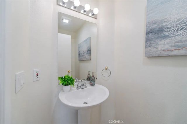 25 Washington, Irvine, CA 92606