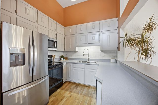 2301 N Flickertail Drive S, Fargo, ND 58103