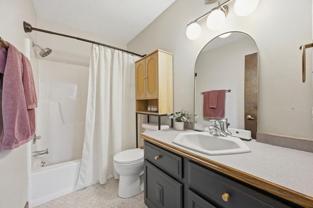 2301 N Flickertail Drive S, Fargo, ND 58103