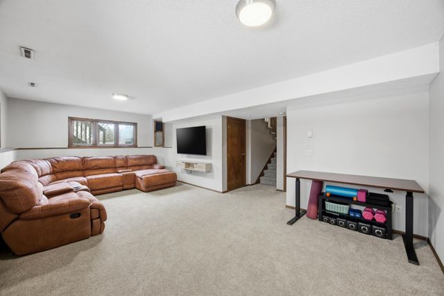 2301 N Flickertail Drive S, Fargo, ND 58103