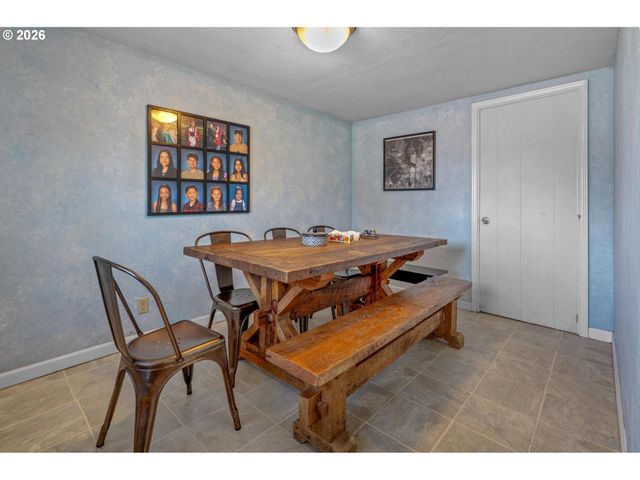 152 WARNER PARROTT Rd, Oregon City, OR 97045