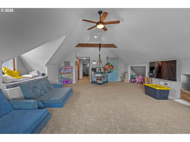 152 WARNER PARROTT Rd, Oregon City, OR 97045
