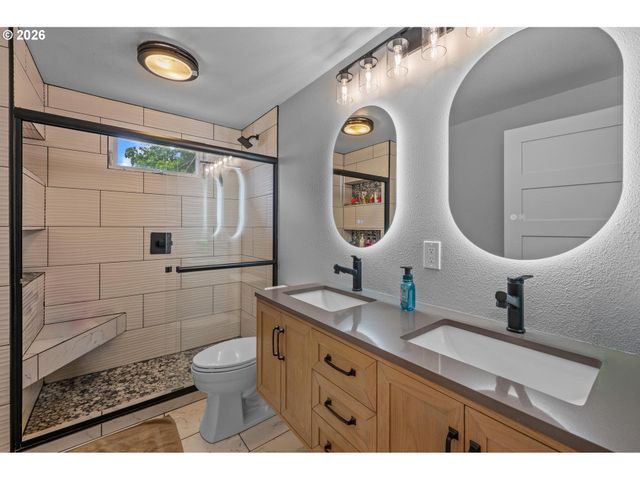 152 WARNER PARROTT Rd, Oregon City, OR 97045
