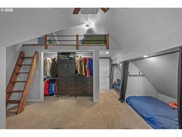 152 WARNER PARROTT Rd, Oregon City, OR 97045