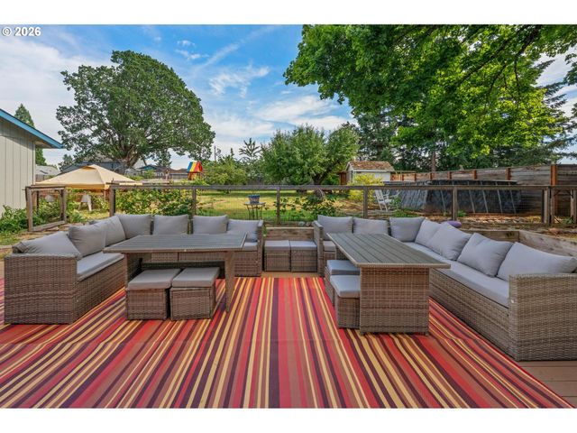 152 WARNER PARROTT Rd, Oregon City, OR 97045