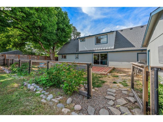 152 WARNER PARROTT Rd, Oregon City, OR 97045