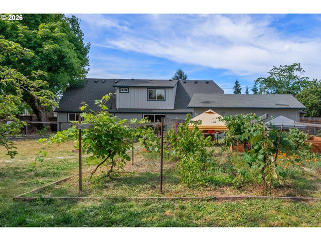 152 WARNER PARROTT Rd, Oregon City, OR 97045