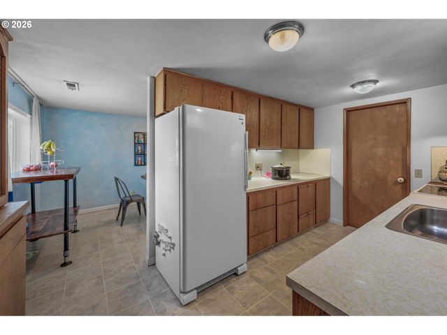 152 WARNER PARROTT Rd, Oregon City, OR 97045