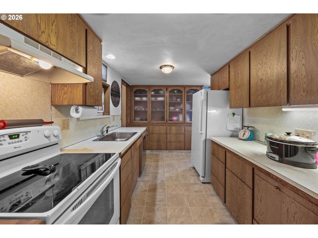 152 WARNER PARROTT Rd, Oregon City, OR 97045