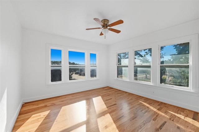 800 W Lowden Street, Fort Worth, TX 76110