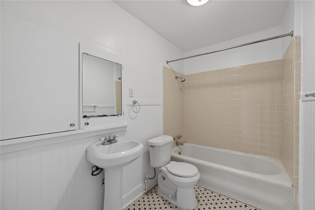 800 W Lowden Street, Fort Worth, TX 76110