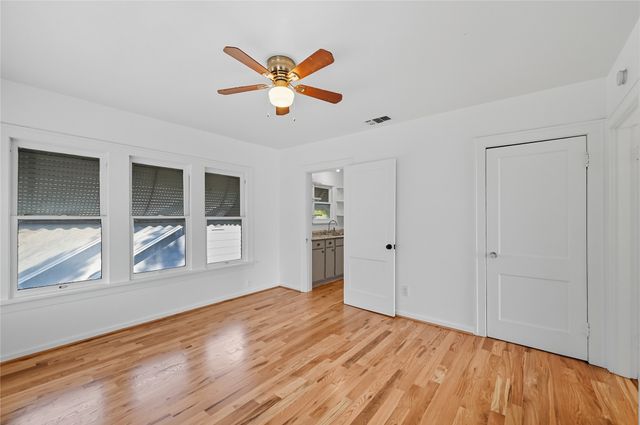 800 W Lowden Street, Fort Worth, TX 76110