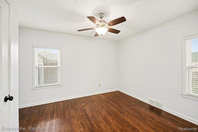 22033 Alger Street, Saint Clair Shores, MI 48080