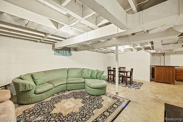 22033 Alger Street, Saint Clair Shores, MI 48080