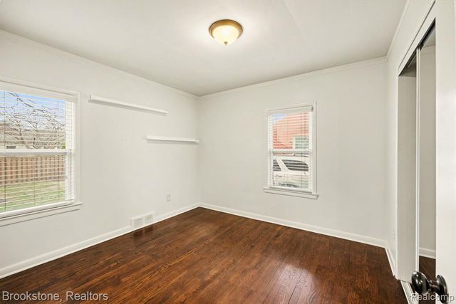 22033 Alger Street, Saint Clair Shores, MI 48080