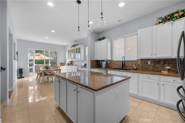 29350 Las Brisas, Valencia, CA 91354