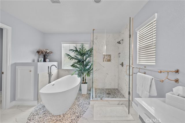 29350 Las Brisas, Valencia, CA 91354