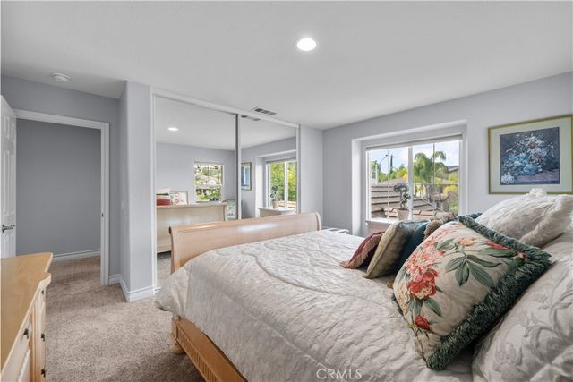 29350 Las Brisas, Valencia, CA 91354