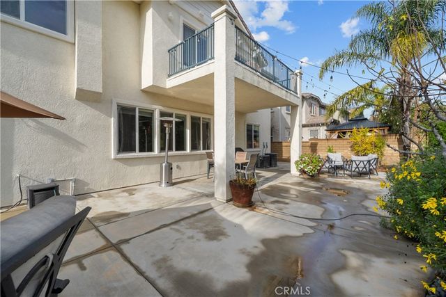 29350 Las Brisas, Valencia, CA 91354