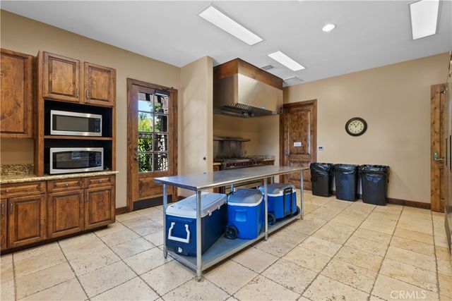 29350 Las Brisas, Valencia, CA 91354