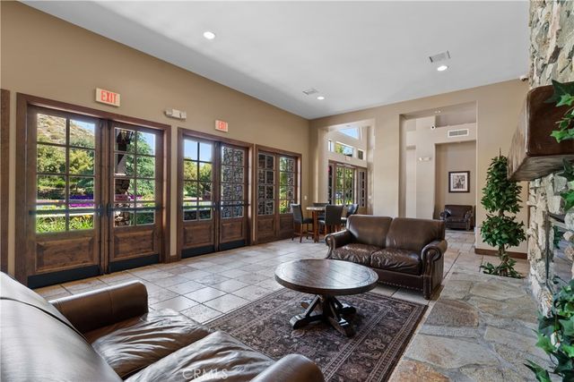 29350 Las Brisas, Valencia, CA 91354