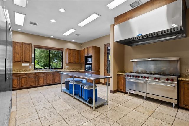 29350 Las Brisas, Valencia, CA 91354