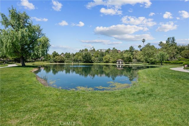 29350 Las Brisas, Valencia, CA 91354