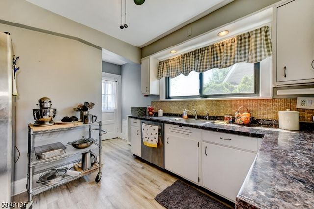21 Ivanhoe Ave, Somerville Boro, NJ 08876