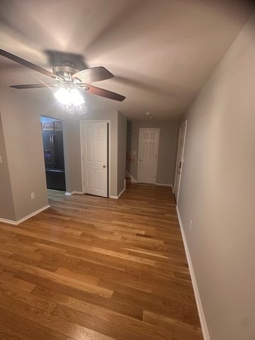 16 Kennedy Dr 16, Chelmsford, MA 01863