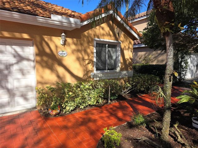 10061 NW 2nd Street, Plantation, FL 33324