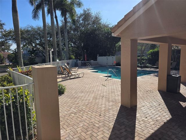 10061 NW 2nd Street, Plantation, FL 33324