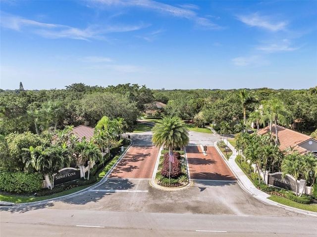 10061 NW 2nd Street, Plantation, FL 33324