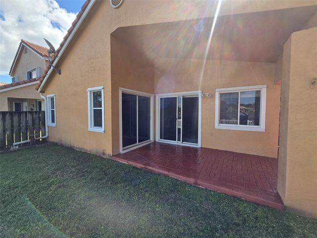 10061 NW 2nd Street, Plantation, FL 33324