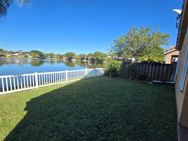 10061 NW 2nd Street, Plantation, FL 33324