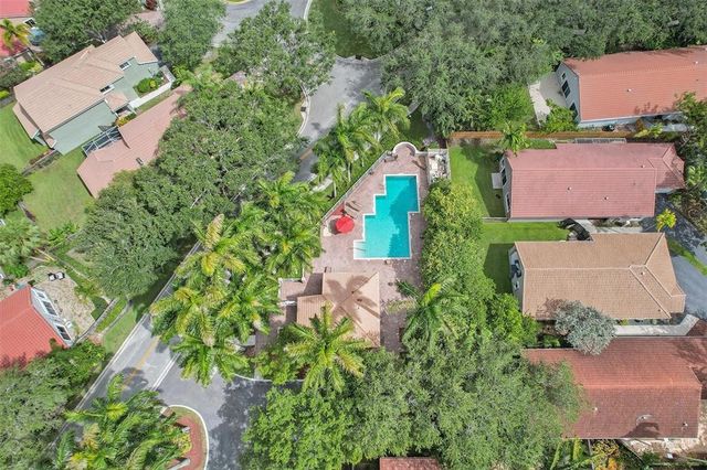 10061 NW 2nd Street, Plantation, FL 33324